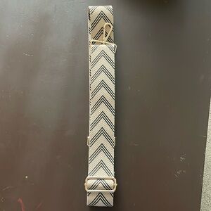 pom-pom London strap